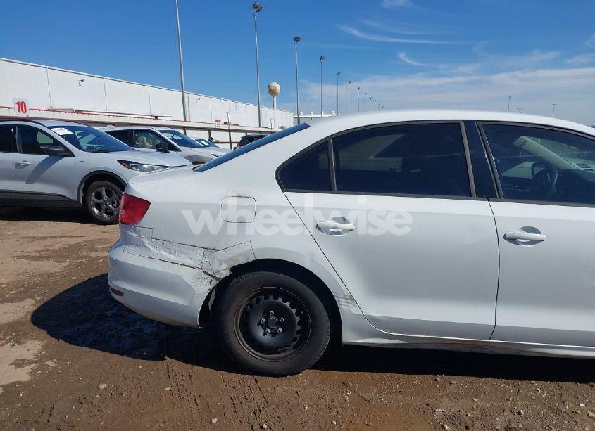 Photo 6 of 2015 Volkswagen Jetta 2.0L S (VIN 3VW2K7AJ8FM357299)