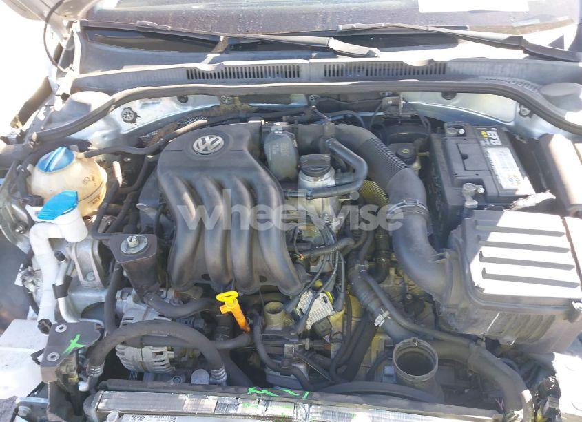 Photo 10 of 2015 Volkswagen Jetta 2.0L S (VIN 3VW2K7AJ8FM404282)