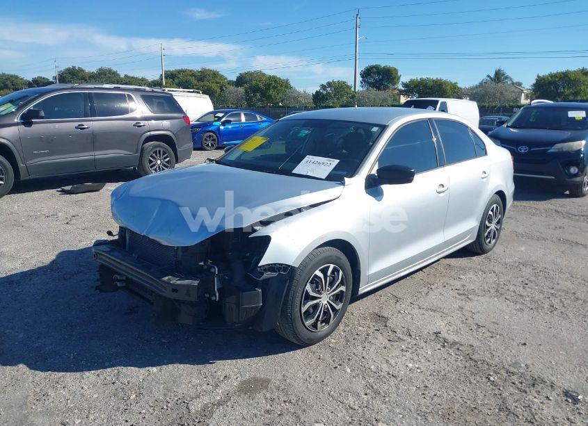 Photo 2 of 2015 Volkswagen Jetta 2.0L S (VIN 3VW2K7AJ8FM404282)