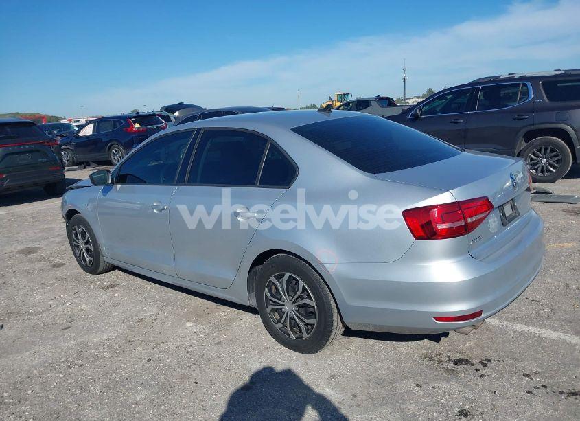 Photo 3 of 2015 Volkswagen Jetta 2.0L S (VIN 3VW2K7AJ8FM404282)