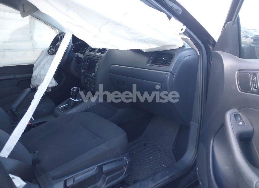 Photo 5 of 2015 Volkswagen Jetta 2.0L S (VIN 3VW2K7AJ8FM406811)