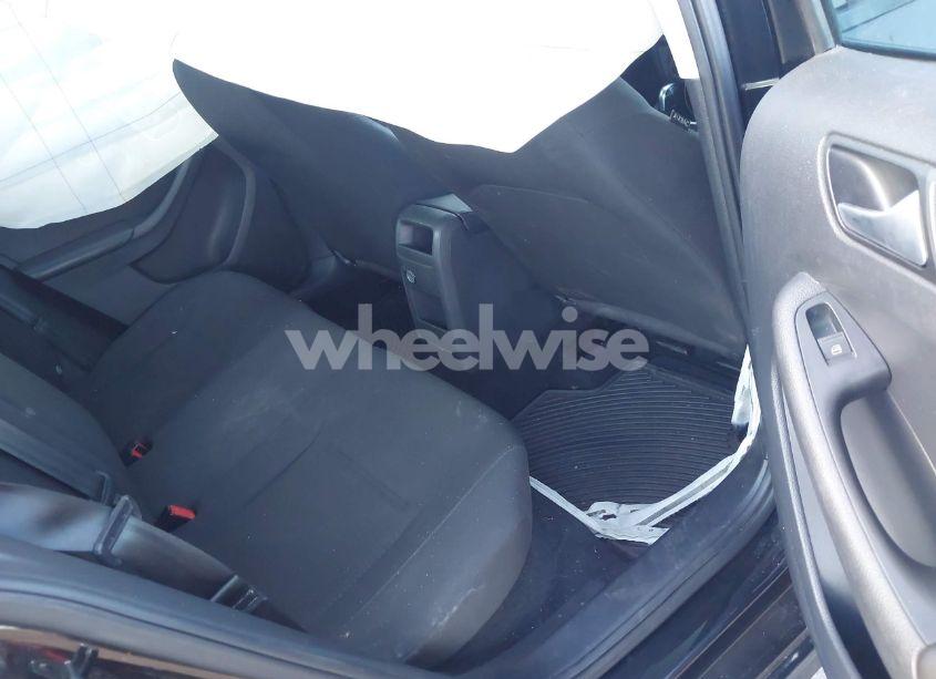 Photo 8 of 2015 Volkswagen Jetta 2.0L S (VIN 3VW2K7AJ8FM406811)