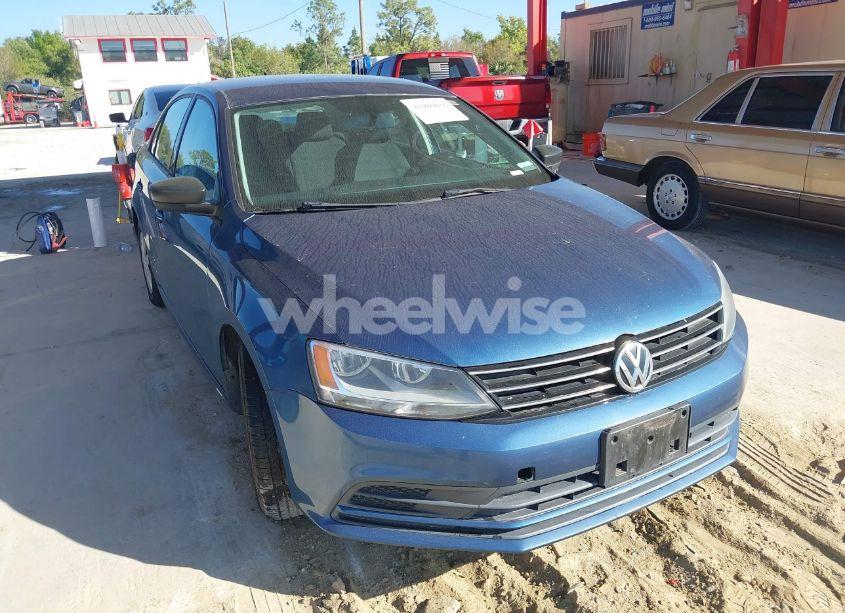 2015 Volkswagen Jetta 2.0L S (VIN 3VW2K7AJ8FM423642) main photo