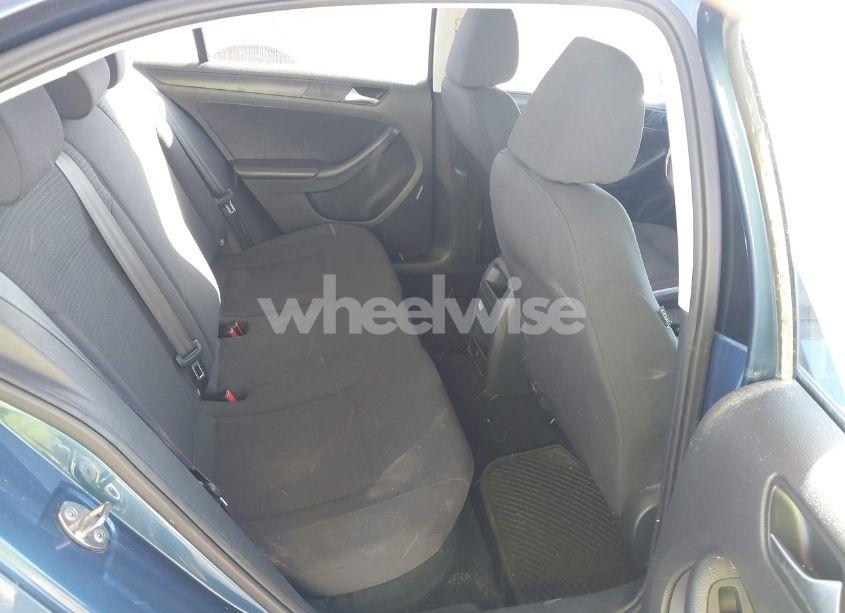 Photo 8 of 2015 Volkswagen Jetta 2.0L S (VIN 3VW2K7AJ8FM423642)