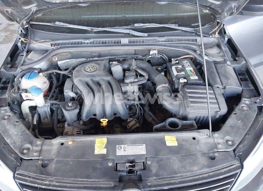 Photo 10 of 2011 Volkswagen Jetta 2.0L S (VIN 3VW2K7AJ9BM066854)