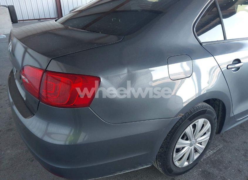 Photo 13 of 2011 Volkswagen Jetta 2.0L S (VIN 3VW2K7AJ9BM066854)