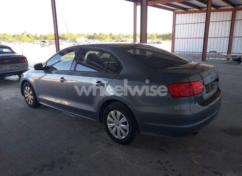 Photo 3 of 2011 Volkswagen Jetta 2.0L S (VIN 3VW2K7AJ9BM066854)