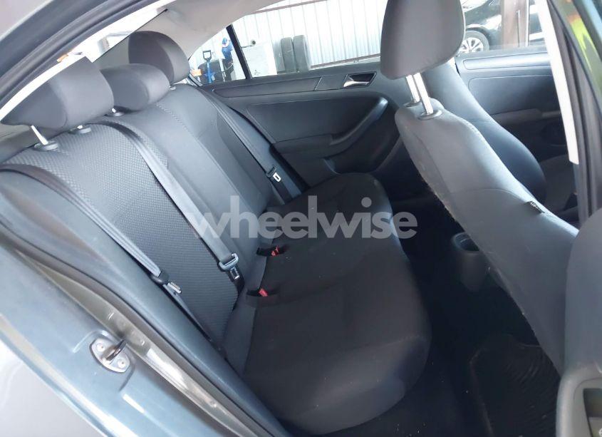 Photo 8 of 2011 Volkswagen Jetta 2.0L S (VIN 3VW2K7AJ9BM066854)