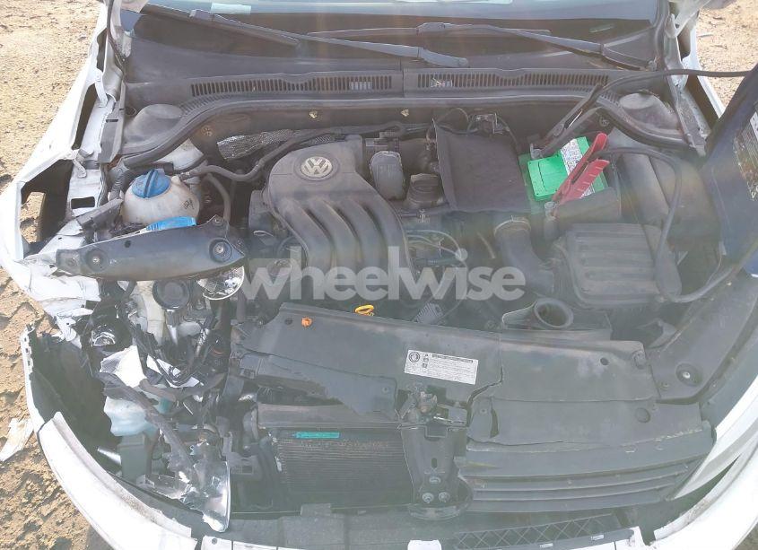 Photo 10 of 2011 Volkswagen Jetta 2.0L S (VIN 3VW2K7AJ9BM093570)