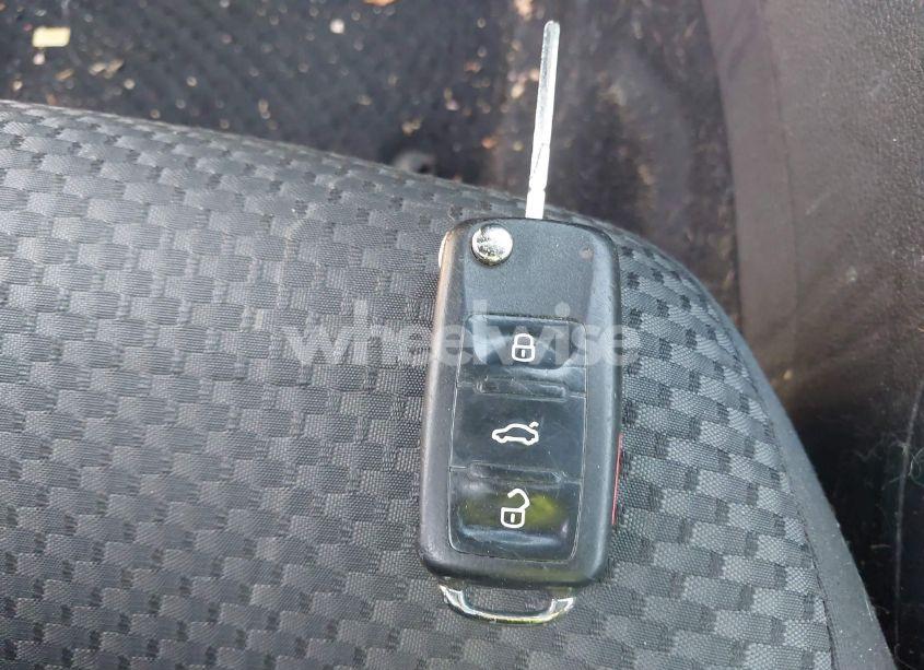 Photo 11 of 2011 Volkswagen Jetta 2.0L S (VIN 3VW2K7AJ9BM093570)