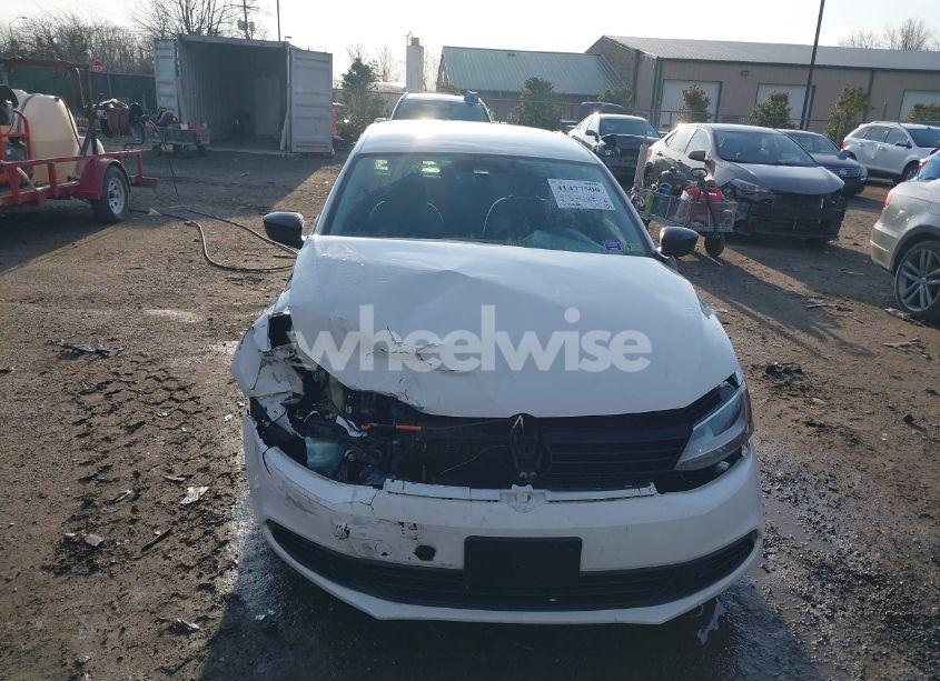 Photo 12 of 2011 Volkswagen Jetta 2.0L S (VIN 3VW2K7AJ9BM093570)