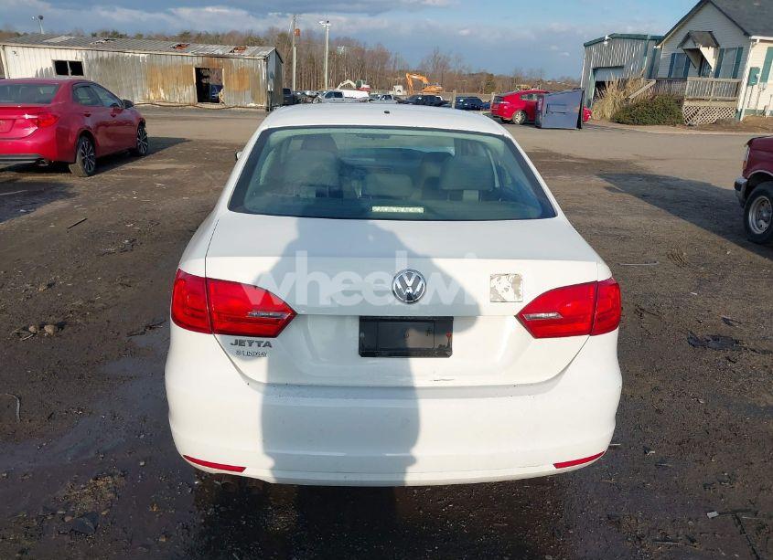 Photo 16 of 2011 Volkswagen Jetta 2.0L S (VIN 3VW2K7AJ9BM093570)