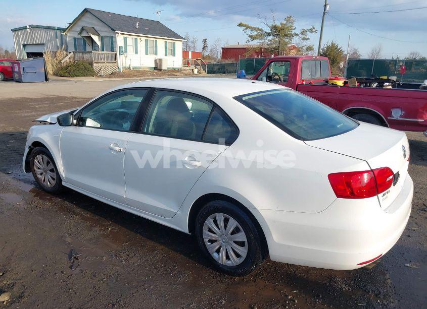 Photo 3 of 2011 Volkswagen Jetta 2.0L S (VIN 3VW2K7AJ9BM093570)