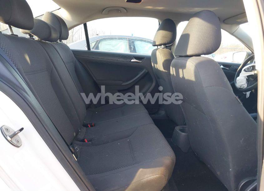 Photo 8 of 2011 Volkswagen Jetta 2.0L S (VIN 3VW2K7AJ9BM093570)