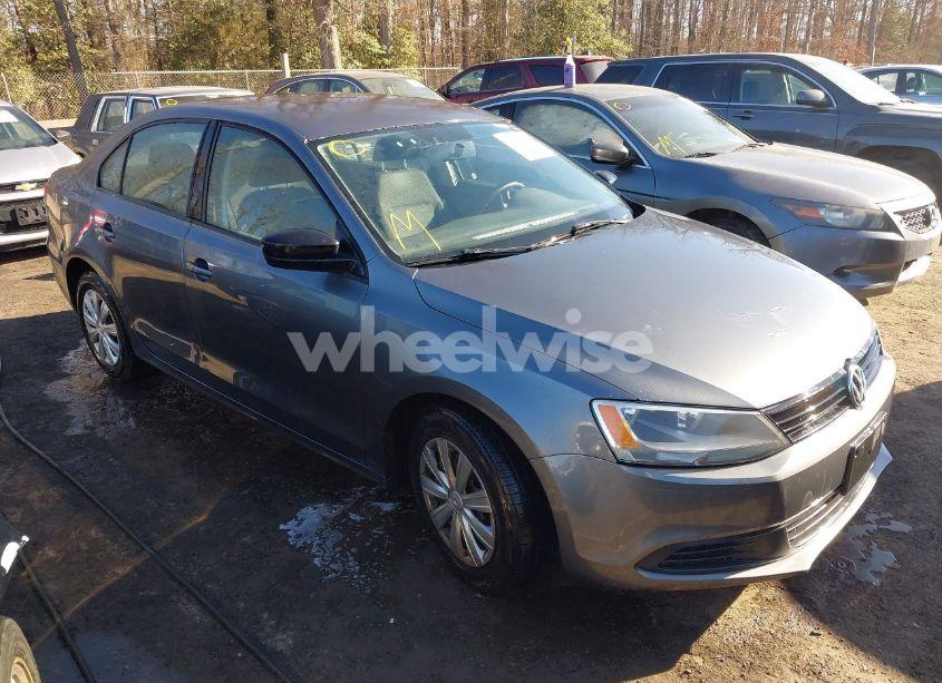 2011 Volkswagen Jetta 2.0L S (VIN 3VW2K7AJ9BM113459) main photo