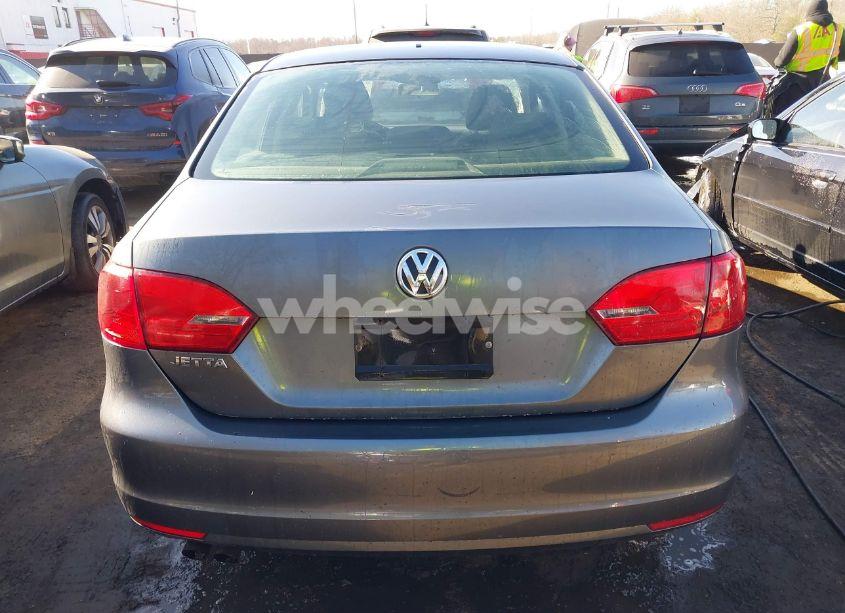 Photo 16 of 2011 Volkswagen Jetta 2.0L S (VIN 3VW2K7AJ9BM113459)