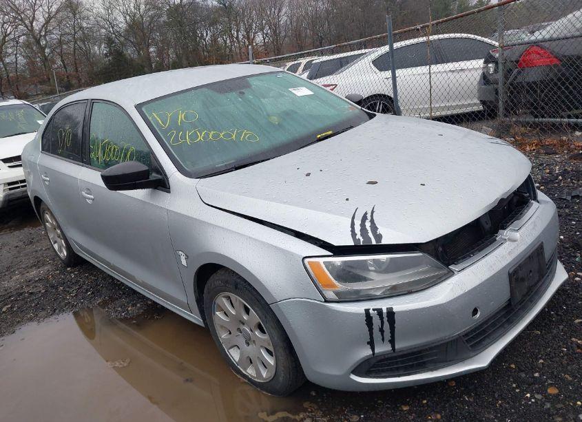 2011 Volkswagen Jetta 2.0L S (VIN 3VW2K7AJ9BM308221) main photo