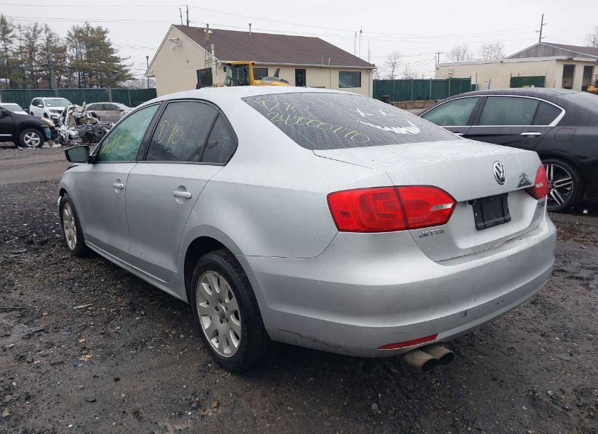 Photo 3 of 2011 Volkswagen Jetta 2.0L S (VIN 3VW2K7AJ9BM308221)