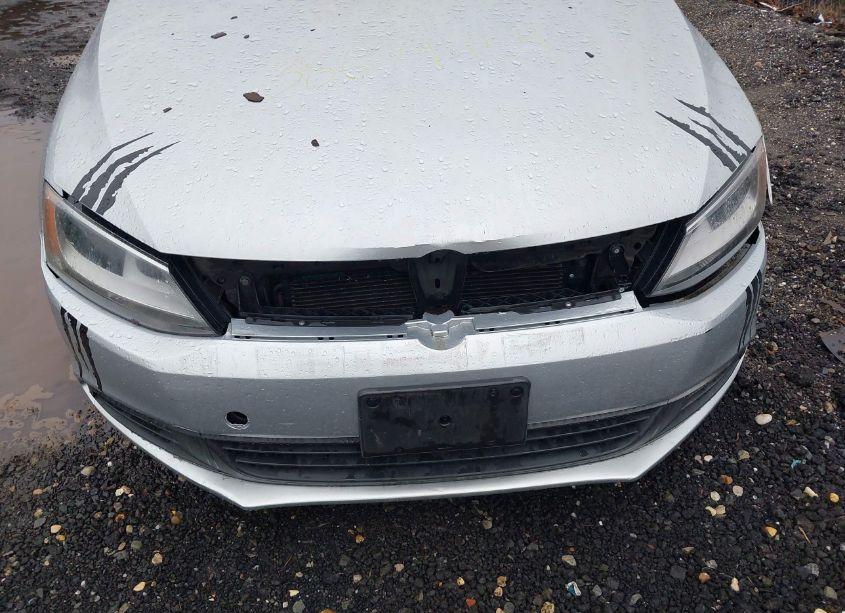 Photo 6 of 2011 Volkswagen Jetta 2.0L S (VIN 3VW2K7AJ9BM308221)