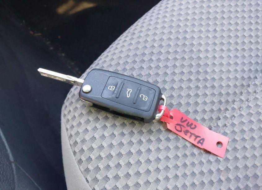 Photo 11 of 2011 Volkswagen Jetta 2.0L S (VIN 3VW2K7AJ9BM330137)