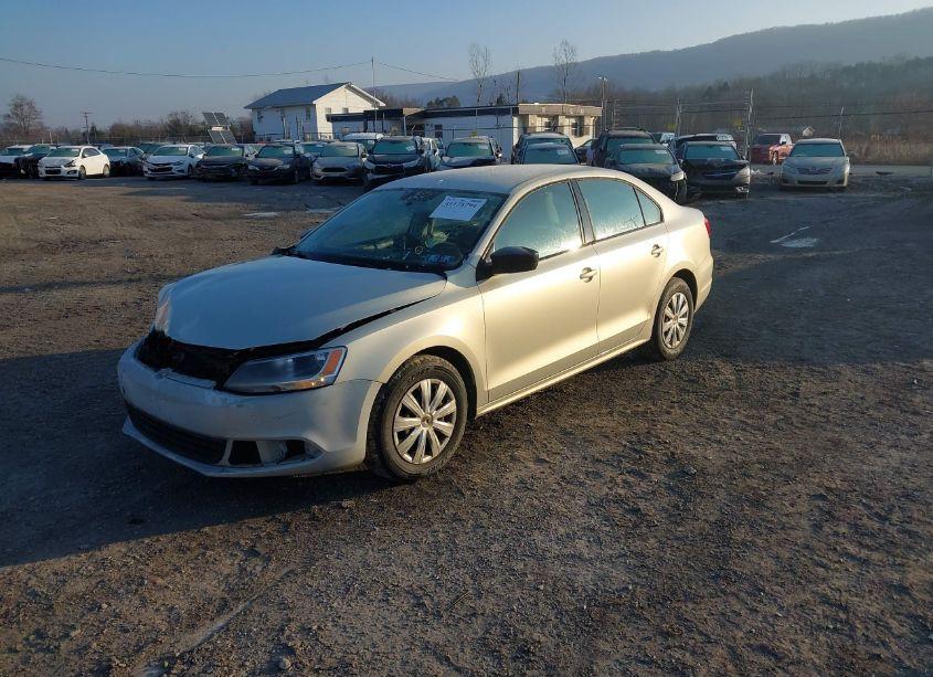 Photo 2 of 2011 Volkswagen Jetta 2.0L S (VIN 3VW2K7AJ9BM330137)