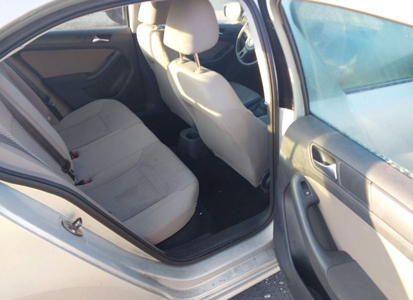 Photo 8 of 2011 Volkswagen Jetta 2.0L S (VIN 3VW2K7AJ9BM330137)