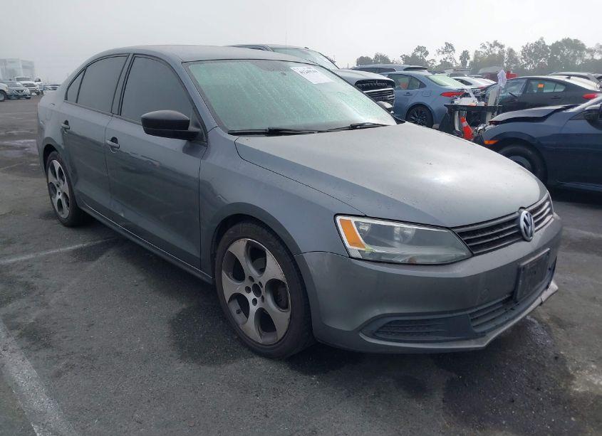 2011 Volkswagen Jetta 2.0L S (VIN 3VW2K7AJ9BM357919) main photo
