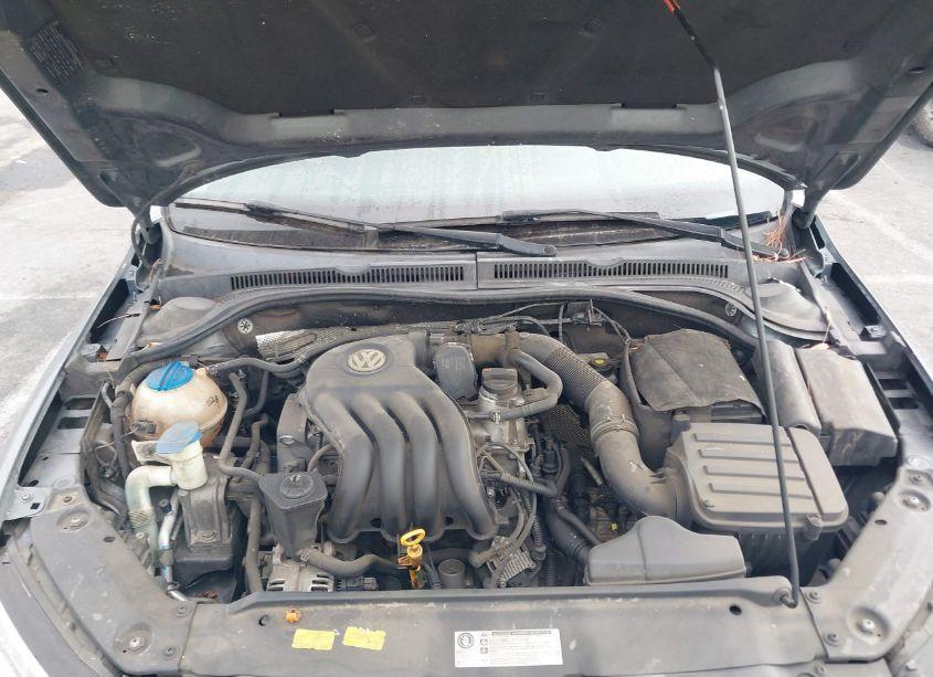 Photo 10 of 2011 Volkswagen Jetta 2.0L S (VIN 3VW2K7AJ9BM357919)