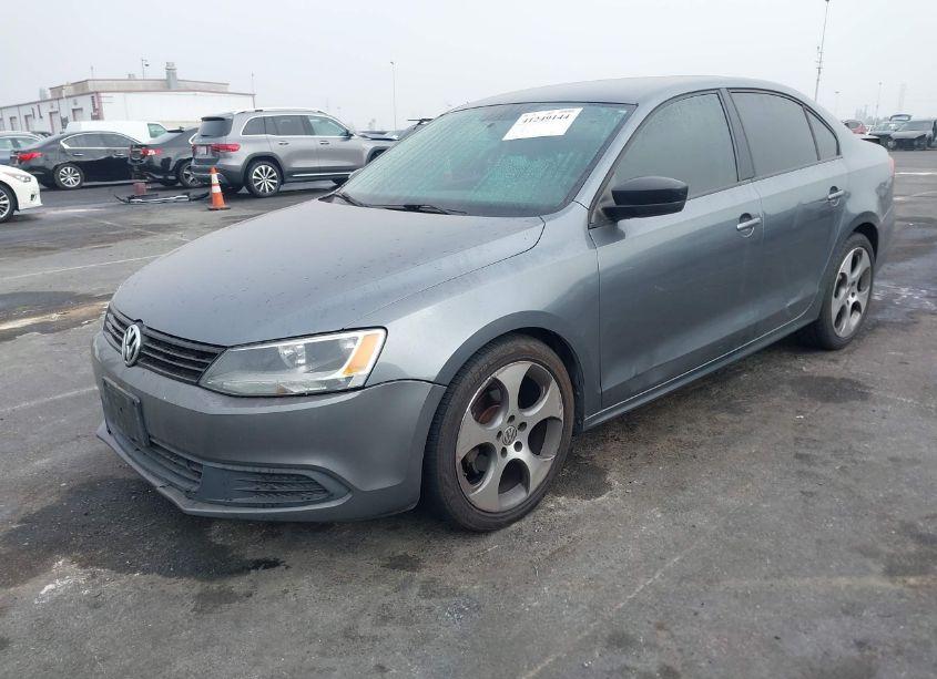 Photo 2 of 2011 Volkswagen Jetta 2.0L S (VIN 3VW2K7AJ9BM357919)