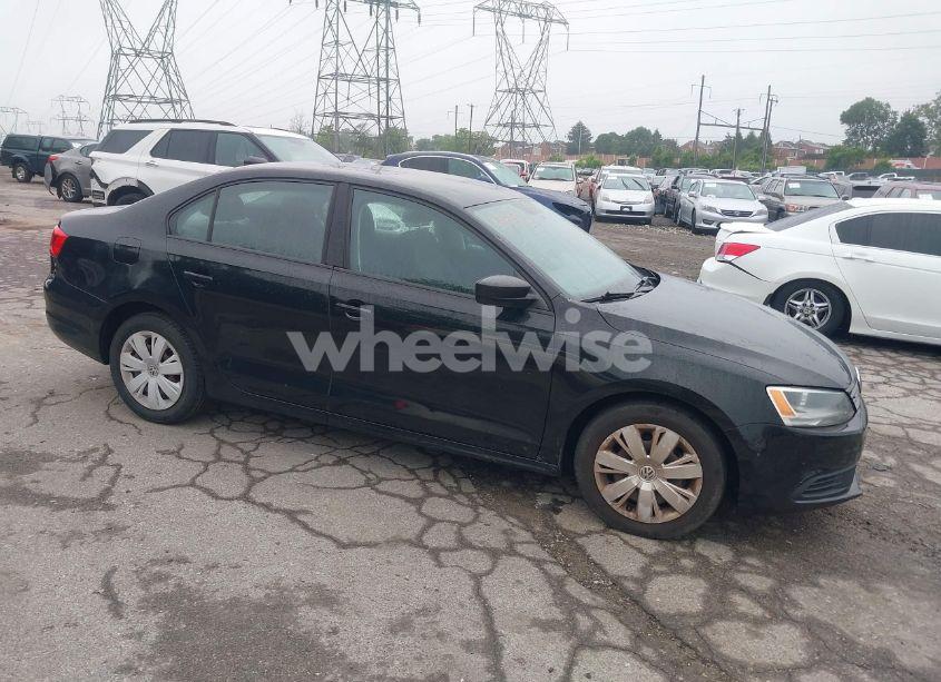 2011 Volkswagen Jetta 2.0L S (VIN 3VW2K7AJ9BM371965) main photo