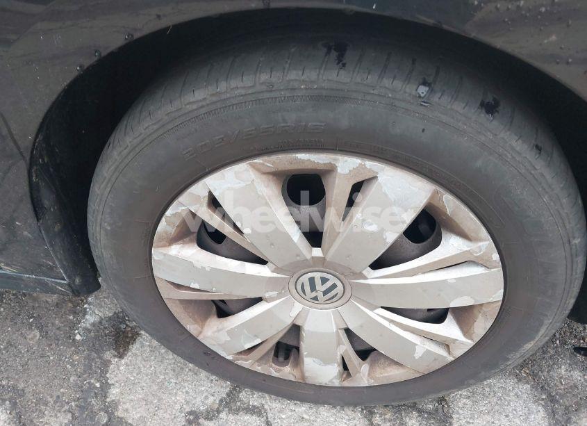 Photo 12 of 2011 Volkswagen Jetta 2.0L S (VIN 3VW2K7AJ9BM371965)