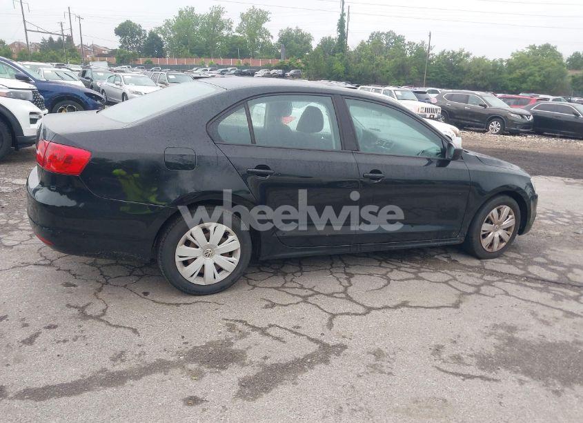 Photo 4 of 2011 Volkswagen Jetta 2.0L S (VIN 3VW2K7AJ9BM371965)