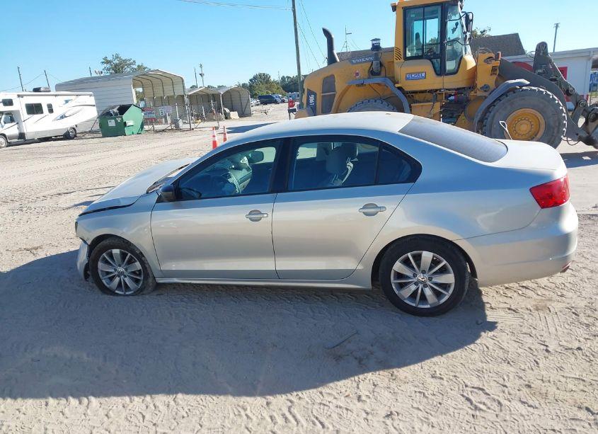 Photo 13 of 2011 Volkswagen Jetta 2.0L S (VIN 3VW2K7AJ9BM381945)