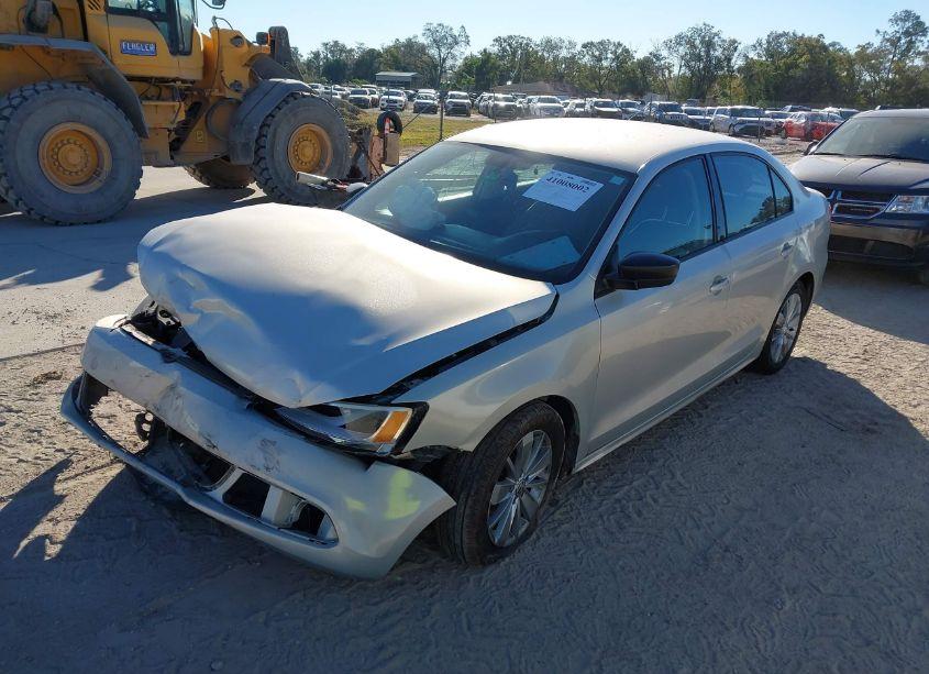 Photo 2 of 2011 Volkswagen Jetta 2.0L S (VIN 3VW2K7AJ9BM381945)