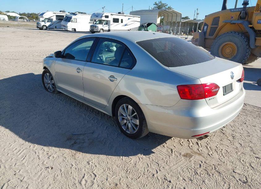 Photo 3 of 2011 Volkswagen Jetta 2.0L S (VIN 3VW2K7AJ9BM381945)