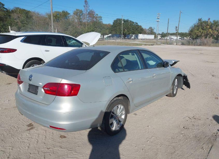 Photo 4 of 2011 Volkswagen Jetta 2.0L S (VIN 3VW2K7AJ9BM381945)