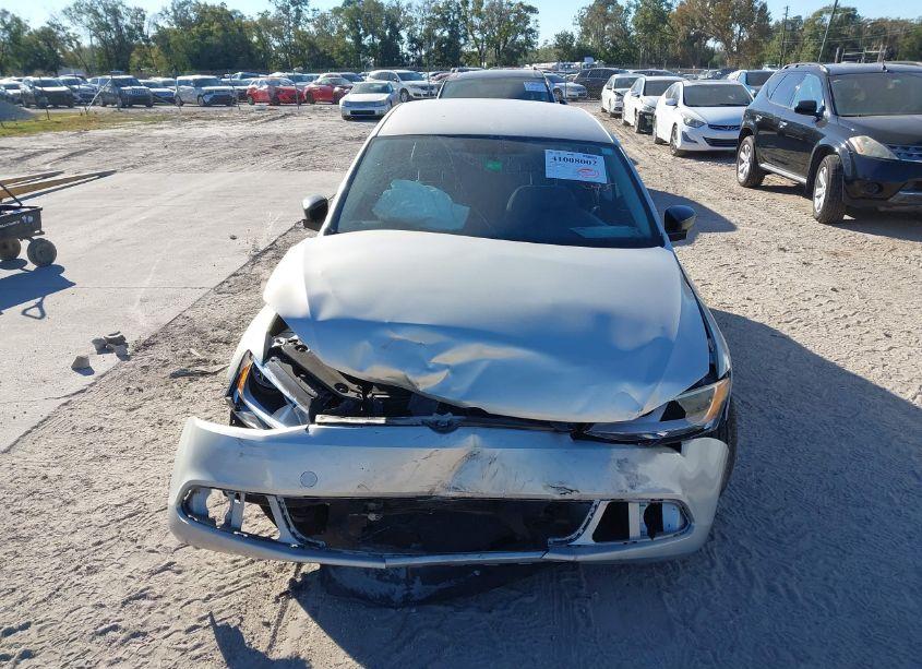 Photo 6 of 2011 Volkswagen Jetta 2.0L S (VIN 3VW2K7AJ9BM381945)