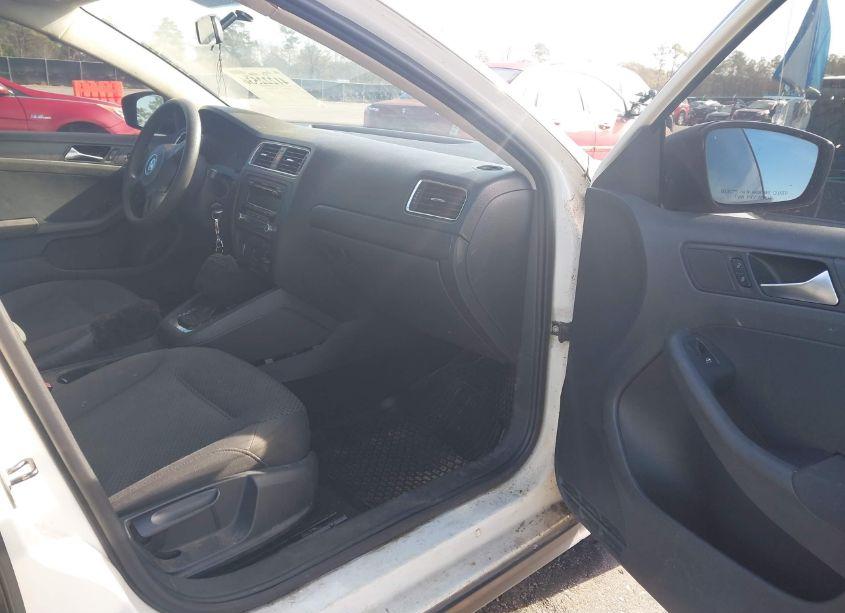 Photo 5 of 2012 Volkswagen Jetta 2.0L S (VIN 3VW2K7AJ9CM055869)