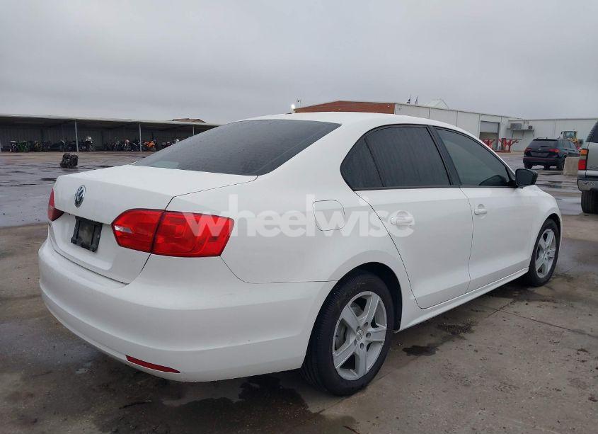 Photo 4 of 2012 Volkswagen Jetta (VIN 3VW2K7AJ9CM345979)