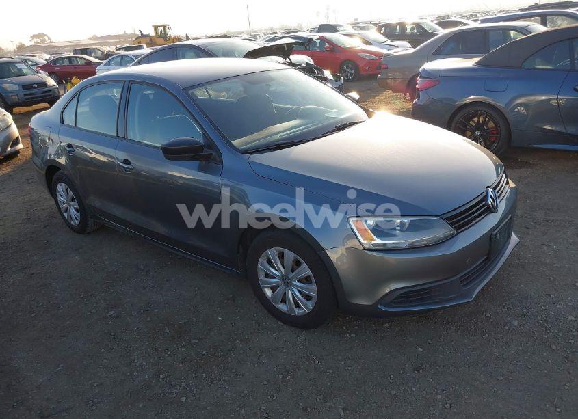 2012 Volkswagen Jetta 2.0L S (VIN 3VW2K7AJ9CM423158) main photo