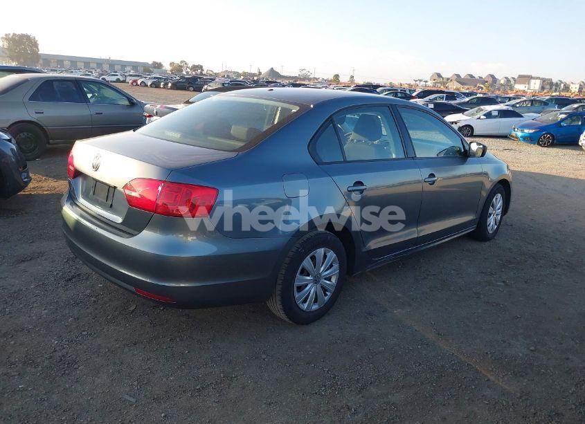 Photo 4 of 2012 Volkswagen Jetta 2.0L S (VIN 3VW2K7AJ9CM423158)