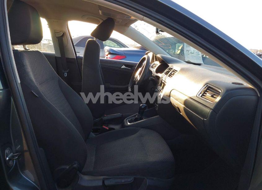 Photo 5 of 2012 Volkswagen Jetta 2.0L S (VIN 3VW2K7AJ9CM423158)