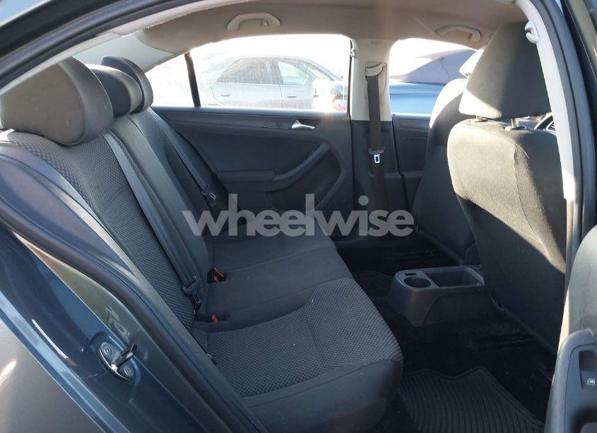 Photo 8 of 2012 Volkswagen Jetta 2.0L S (VIN 3VW2K7AJ9CM423158)