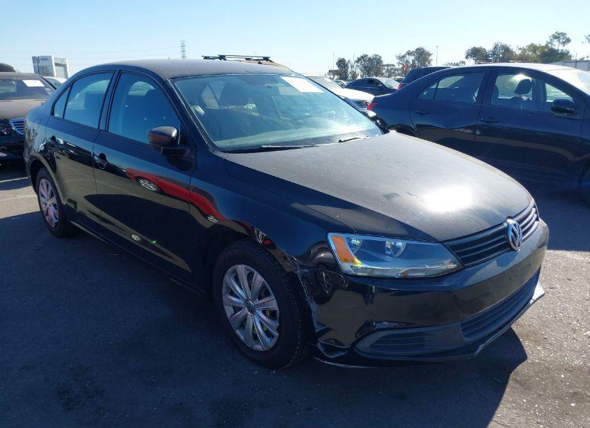 2013 Volkswagen Jetta 2.0L S (VIN 3VW2K7AJ9DM208266) main photo