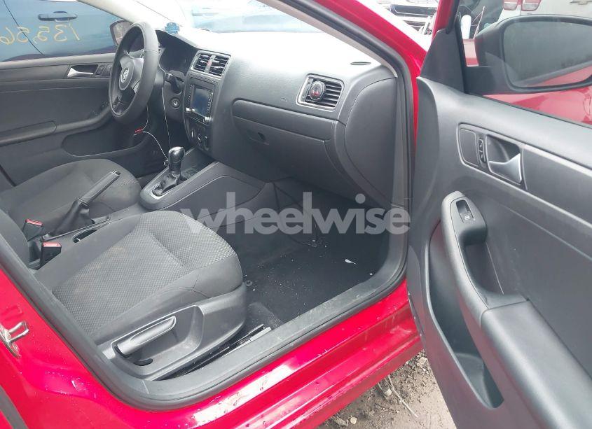 Photo 5 of 2013 Volkswagen Jetta 2.0L S (VIN 3VW2K7AJ9DM219526)