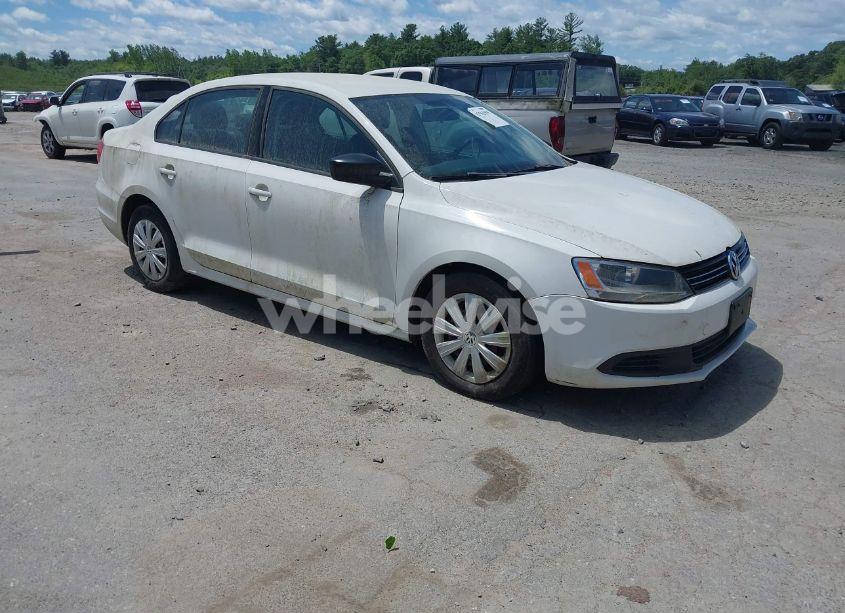 2013 Volkswagen Jetta 2.0L S (VIN 3VW2K7AJ9DM265129) main photo