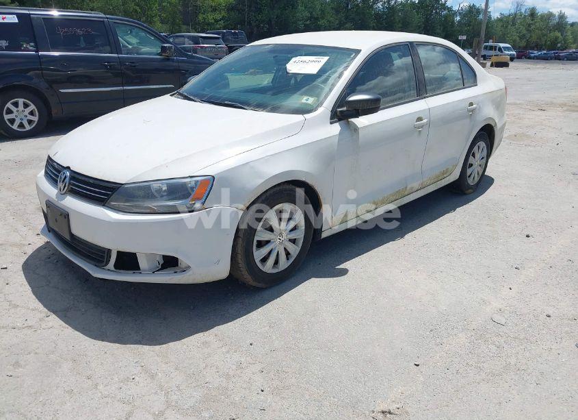 Photo 2 of 2013 Volkswagen Jetta 2.0L S (VIN 3VW2K7AJ9DM265129)