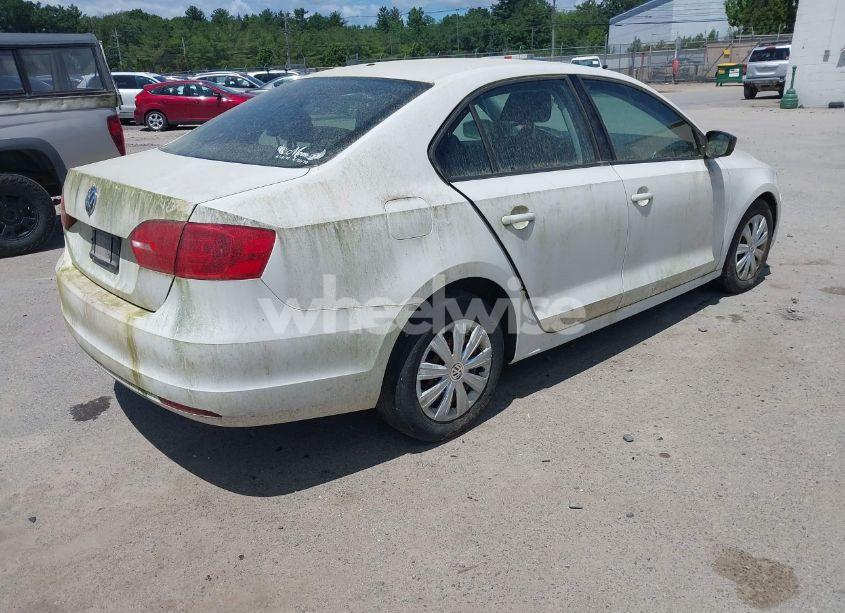 Photo 4 of 2013 Volkswagen Jetta 2.0L S (VIN 3VW2K7AJ9DM265129)