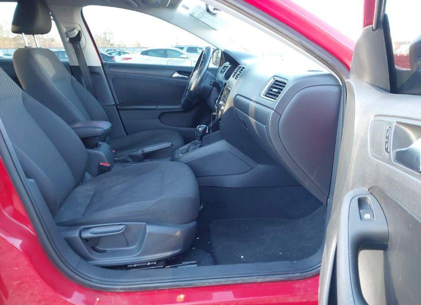 Photo 5 of 2013 Volkswagen Jetta 2.0L S (VIN 3VW2K7AJ9DM266362)