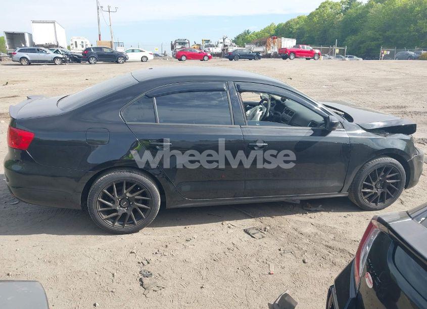 Photo 13 of 2013 Volkswagen Jetta 2.0L S (VIN 3VW2K7AJ9DM280634)